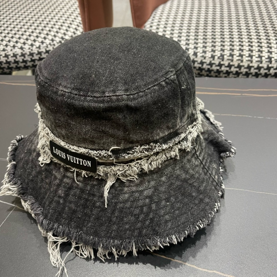    路易威登棒球帽LouisVuitton👒😍韩版时尚牛仔渔夫帽显脸小

