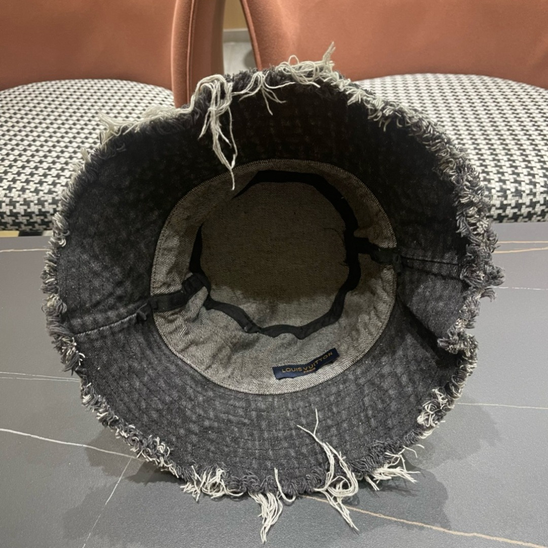    路易威登棒球帽LouisVuitton👒😍韩版时尚牛仔渔夫帽显脸小

