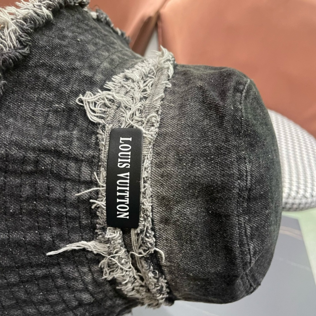    路易威登棒球帽LouisVuitton👒😍韩版时尚牛仔渔夫帽显脸小

