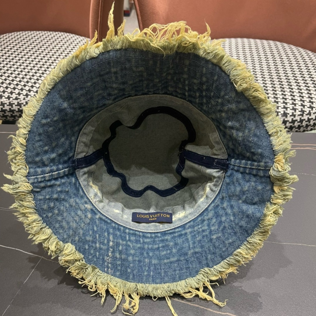    路易威登棒球帽LouisVuitton👒😍韩版时尚牛仔渔夫帽显脸小

