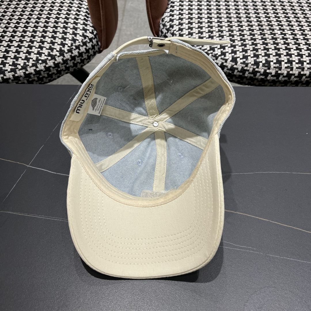 谬谬miumiu 2025原单春夏新款棒球帽，正品开模订制，原版做工细致质量超赞！