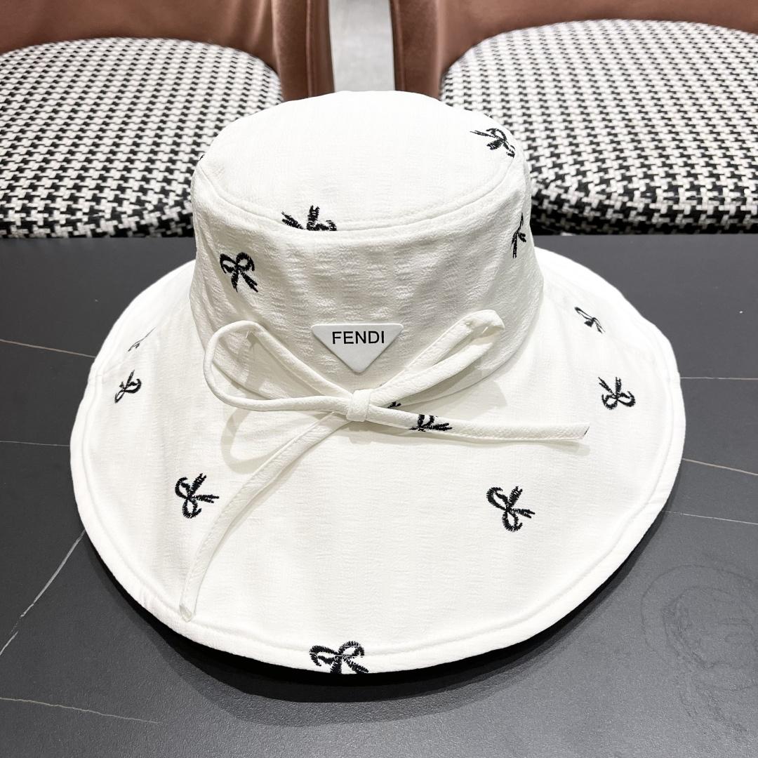  芬迪FENDI春夏季新款蝴蝶结大檐防晒渔夫帽女户外防紫
外线遮阳帽遮脸太阳帽