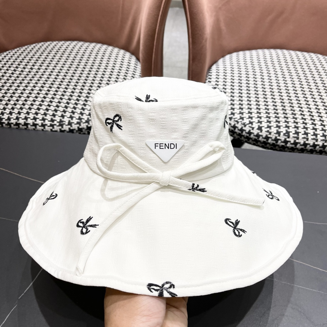  芬迪FENDI春夏季新款蝴蝶结大檐防晒渔夫帽女户外防紫
外线遮阳帽遮脸太阳帽