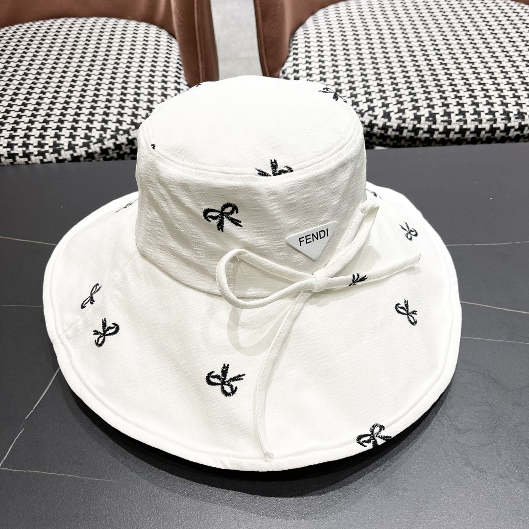  芬迪FENDI春夏季新款蝴蝶结大檐防晒渔夫帽女户外防紫
外线遮阳帽遮脸太阳帽