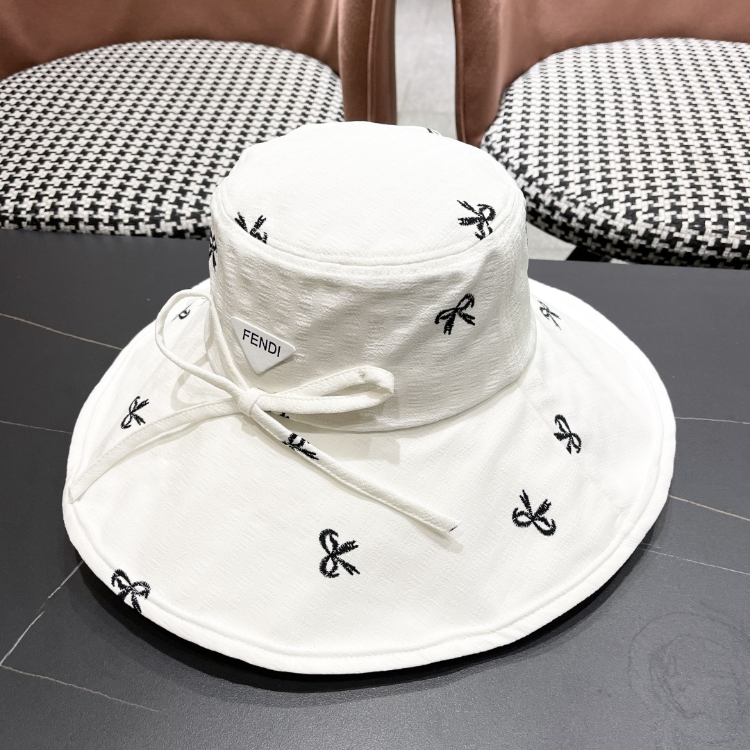 芬迪FENDI春夏季新款蝴蝶结大檐防晒渔夫帽女户外防紫
外线遮阳帽遮脸太阳帽