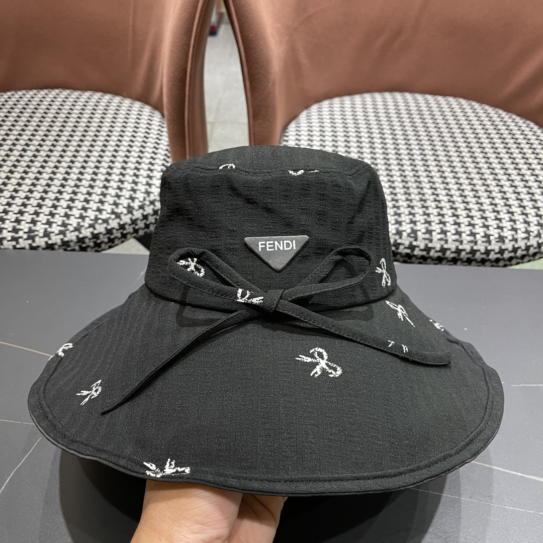  芬迪FENDI春夏季新款蝴蝶结大檐防晒渔夫帽女户外防紫
外线遮阳帽遮脸太阳帽