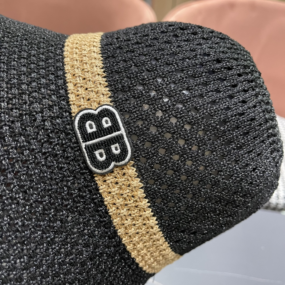  巴黎世家BALENCIAGA 春夏时尚百搭镂空网眼户外休闲女帽女士遮阳帽子
渔夫帽盆帽沙滩帽