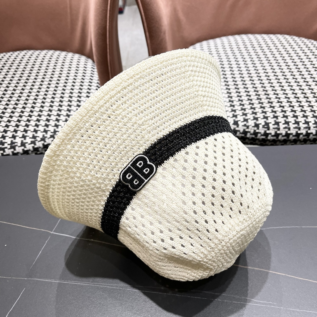  巴黎世家BALENCIAGA 春夏时尚百搭镂空网眼户外休闲女帽女士遮阳帽子
渔夫帽盆帽沙滩帽