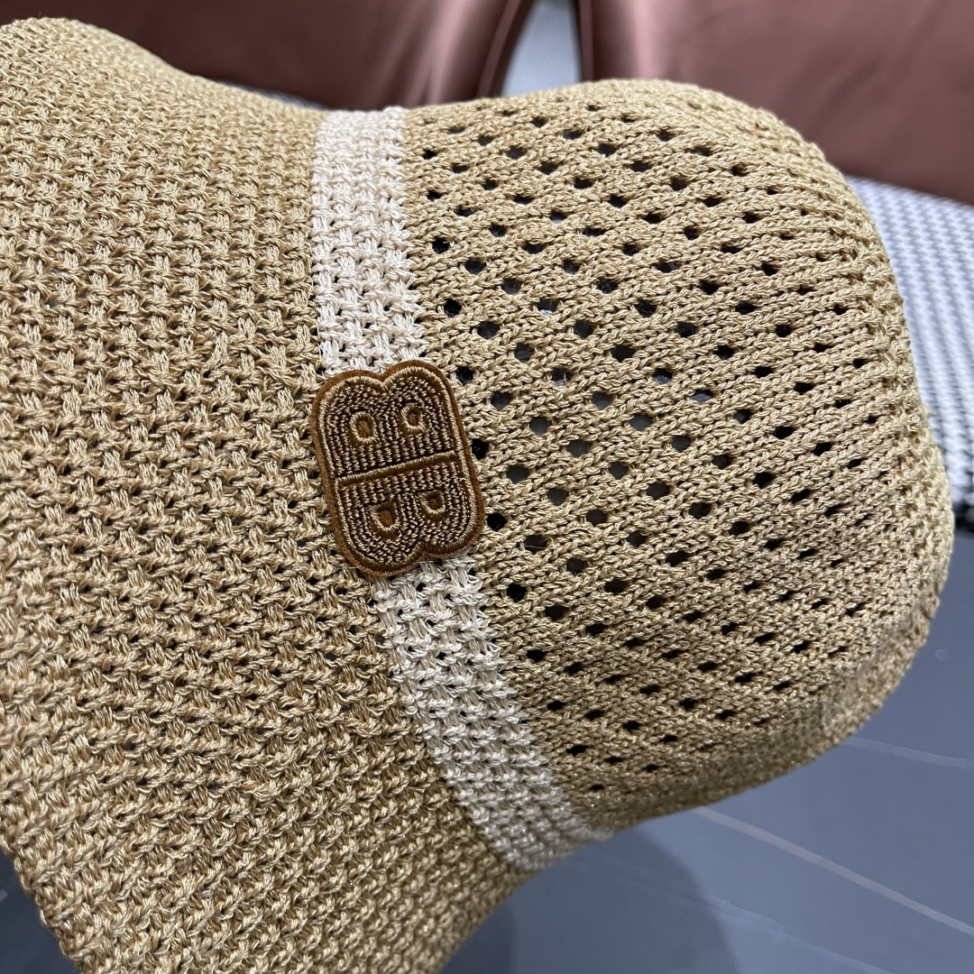  巴黎世家BALENCIAGA 春夏时尚百搭镂空网眼户外休闲女帽女士遮阳帽子
渔夫帽盆帽沙滩帽