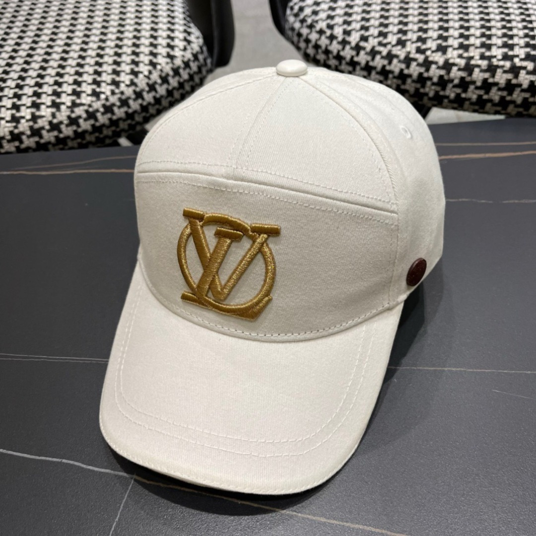  路易威登LouisVuitton2025新款早秋棒球帽🧢  
LV棒球帽，简约大气，男女通用