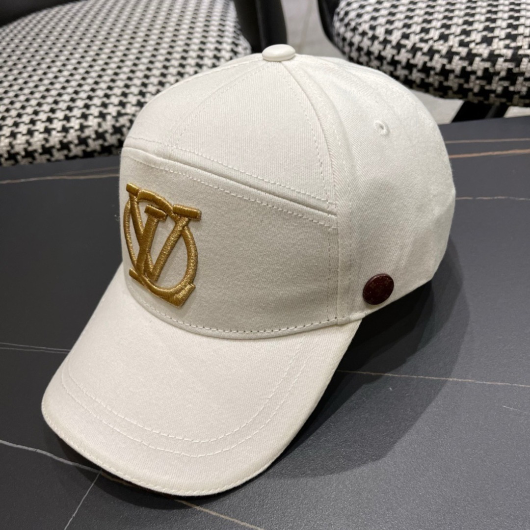  路易威登LouisVuitton2025新款早秋棒球帽🧢  
LV棒球帽，简约大气，男女通用