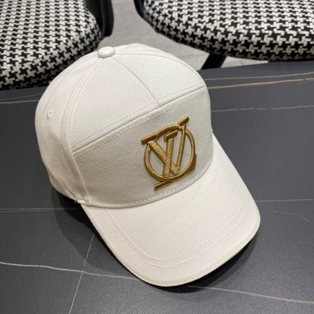  路易威登LouisVuitton2025新款早秋棒球帽🧢  
LV棒球帽，简约大气，男女通用