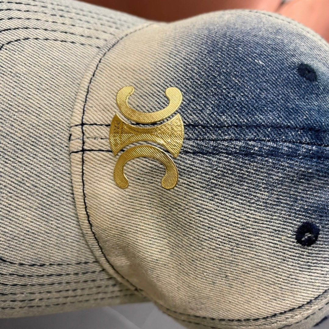 🧢CELINE赛琳🧢  2025新款棒球帽， 精致优雅，很酷很时尚，质量超赞