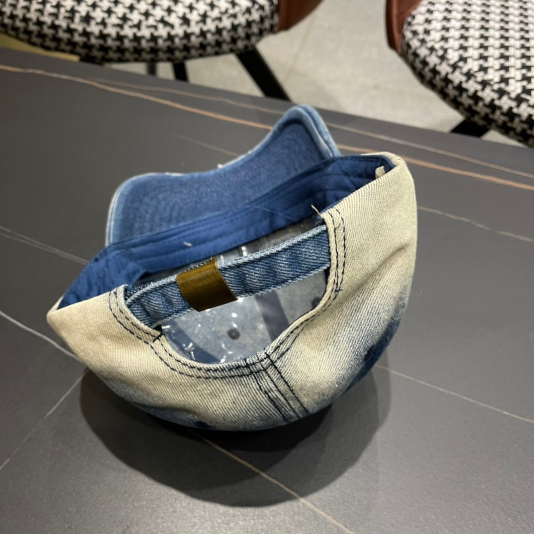 🧢CELINE赛琳🧢  2025新款棒球帽， 精致优雅，很酷很时尚，质量超赞