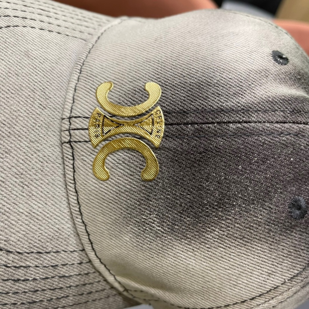 🧢CELINE赛琳🧢  2025新款棒球帽， 精致优雅，很酷很时尚，质量超赞