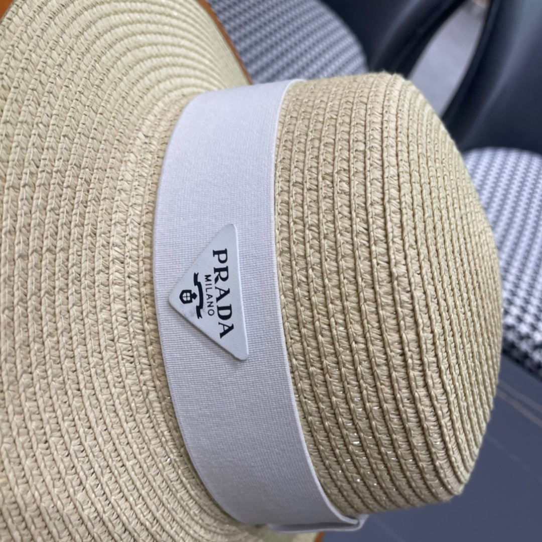   PRADA普拉达草帽，皮边高级定制，超好看帽型，头围57cm

