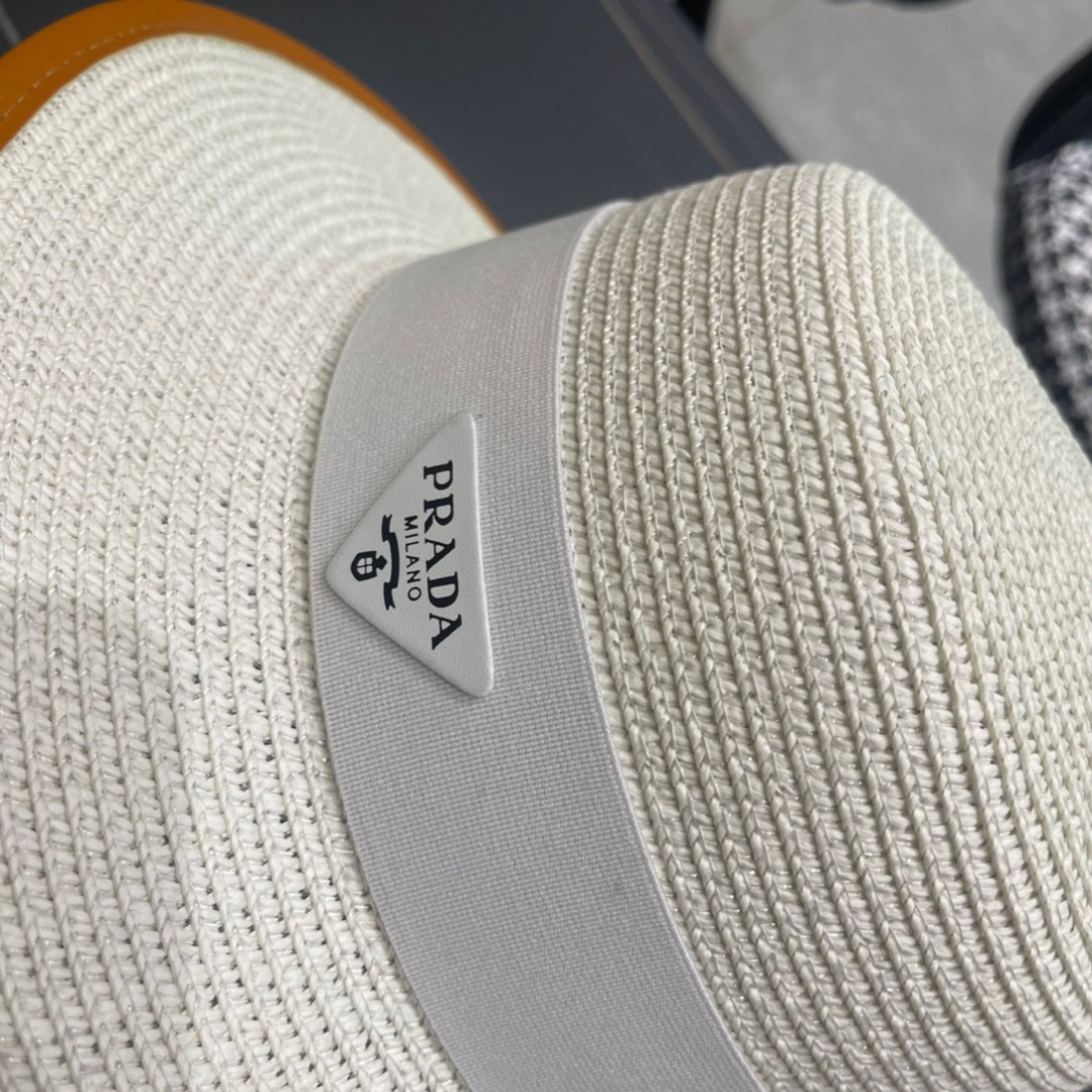   PRADA普拉达草帽，皮边高级定制，超好看帽型，头围57cm

