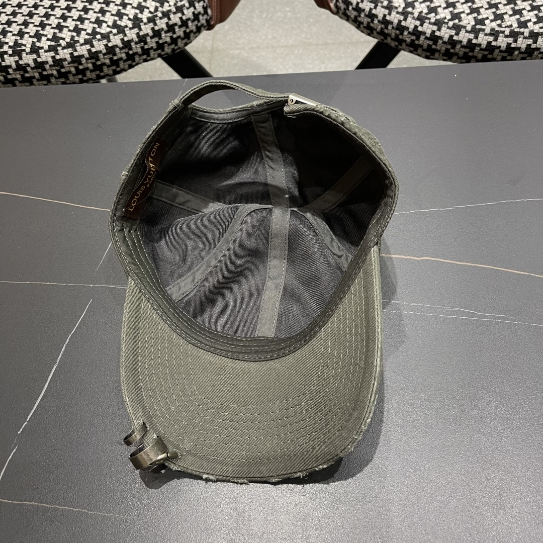  LV路易威登🧢 经典棒球帽，四季可用，出门必备，非常显脸小