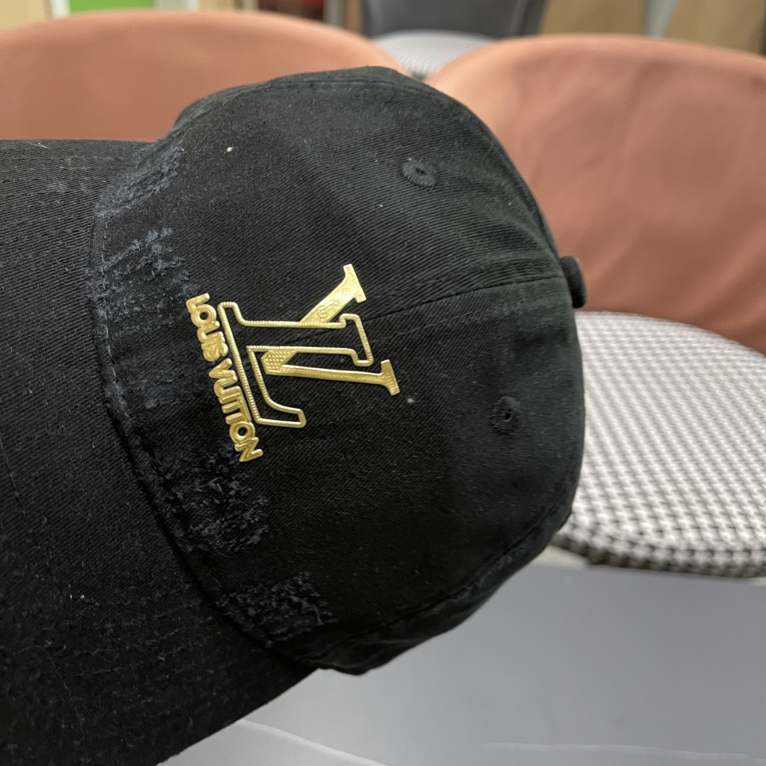  LV路易威登🧢 经典棒球帽，四季可用，出门必备，非常显脸小