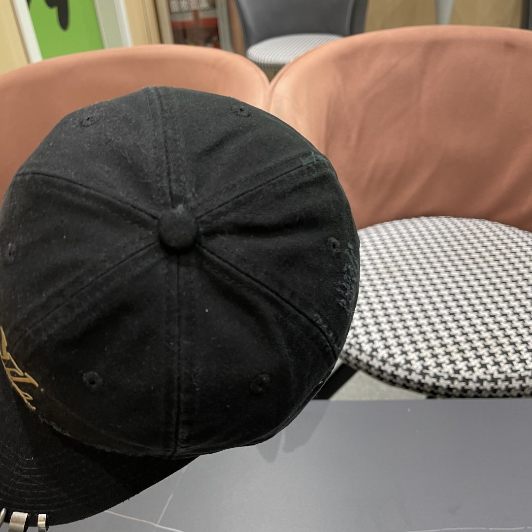  LV路易威登🧢 经典棒球帽，四季可用，出门必备，非常显脸小