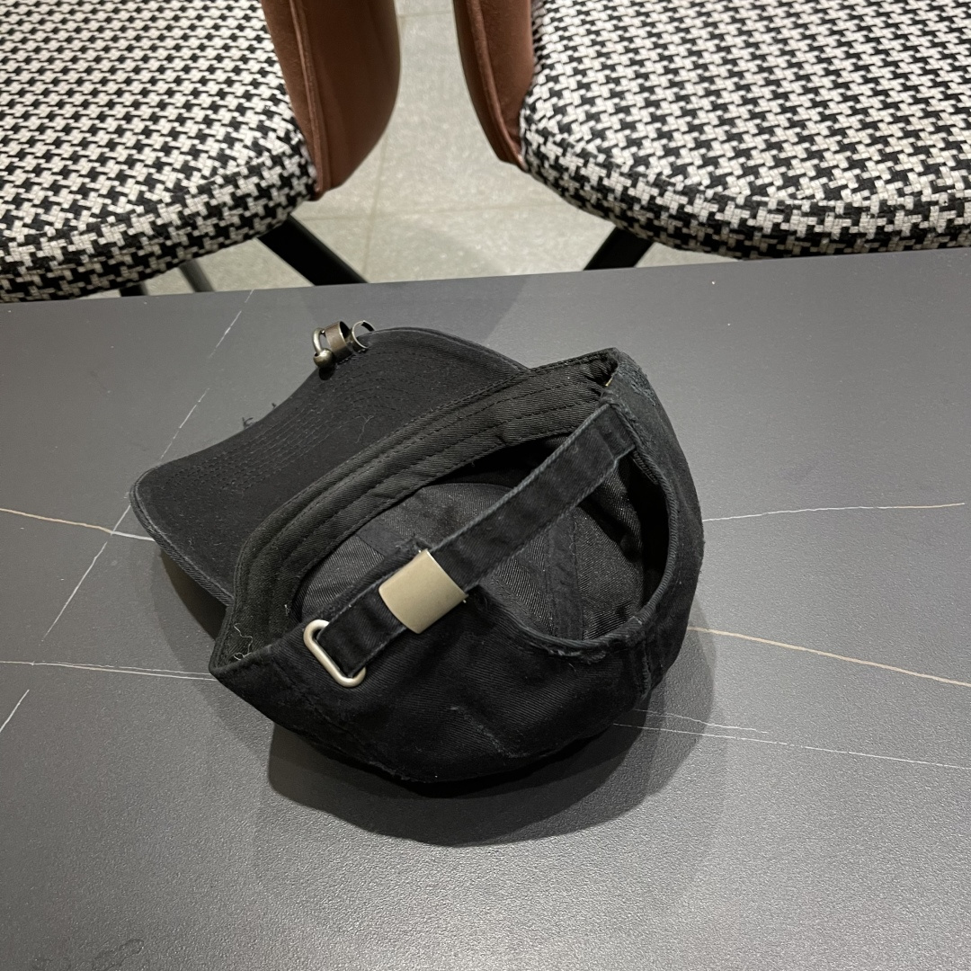  LV路易威登🧢 经典棒球帽，四季可用，出门必备，非常显脸小