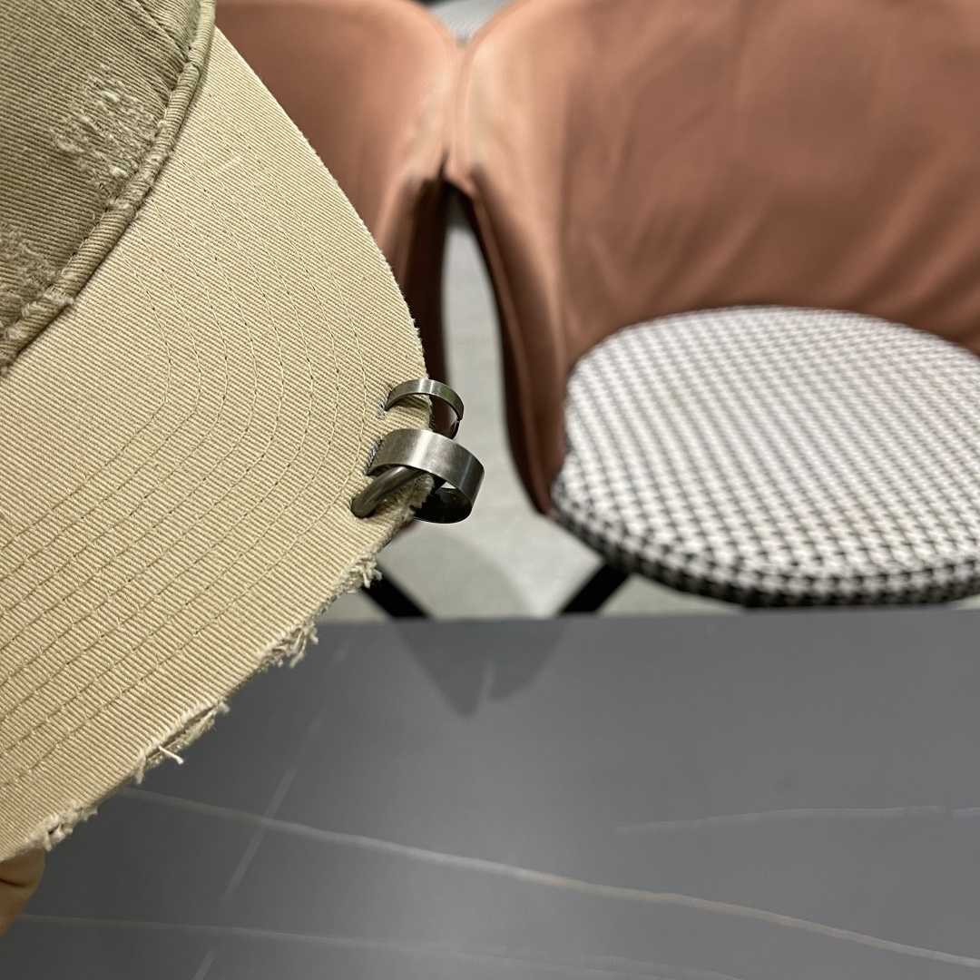  LV路易威登🧢 经典棒球帽，四季可用，出门必备，非常显脸小