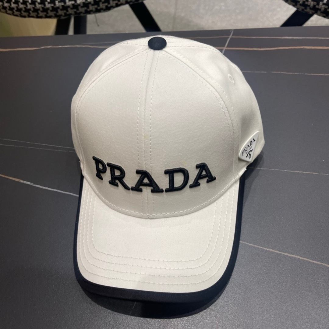
火爆倒三角四色出货！Prada(普拉达)经典原单棒球帽， 专柜11开模订制，原版牛津布料+头层牛皮，轻