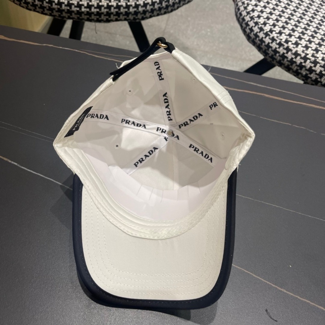 
火爆倒三角四色出货！Prada(普拉达)经典原单棒球帽， 专柜11开模订制，原版牛津布料+头层牛皮，轻