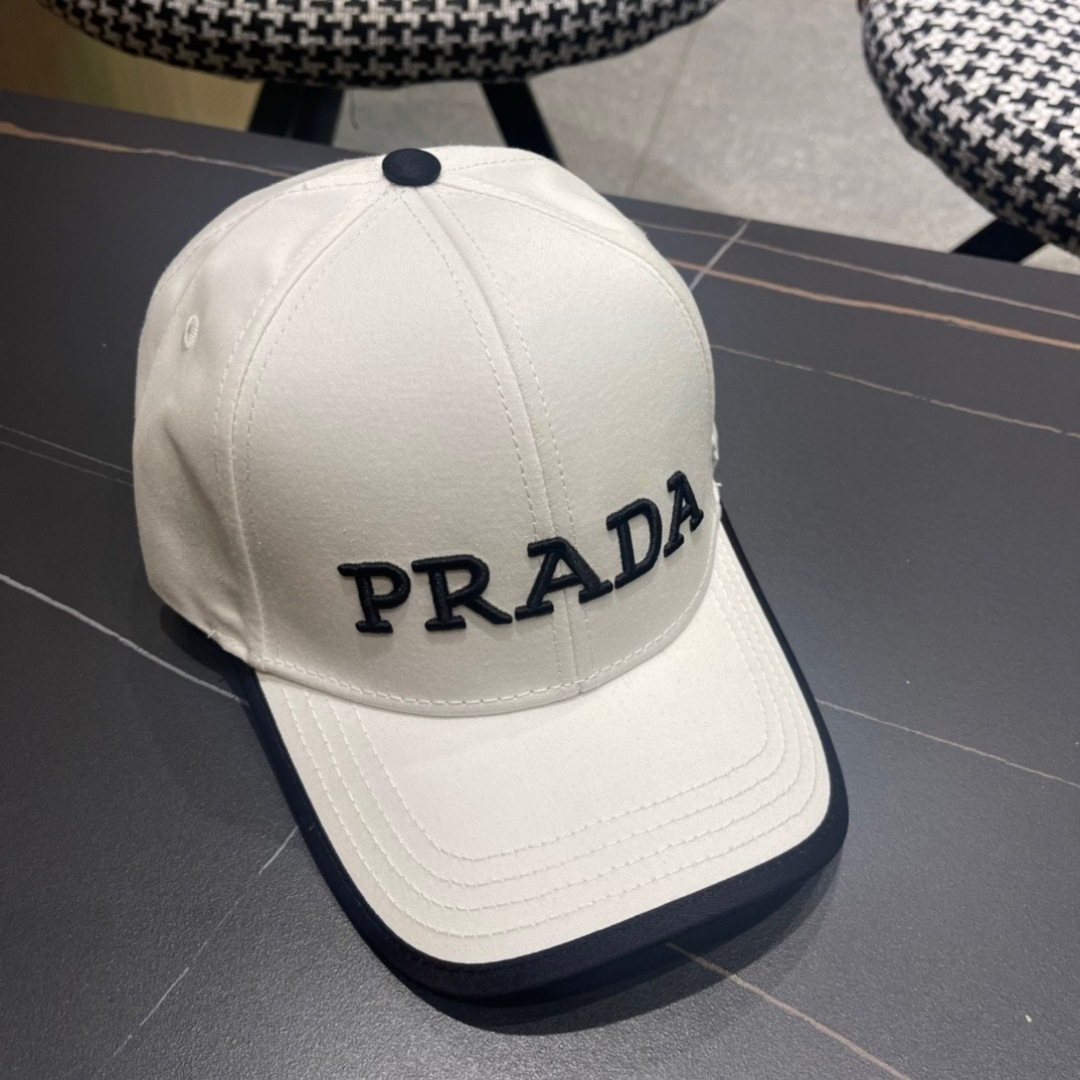 
火爆倒三角四色出货！Prada(普拉达)经典原单棒球帽， 专柜11开模订制，原版牛津布料+头层牛皮，轻