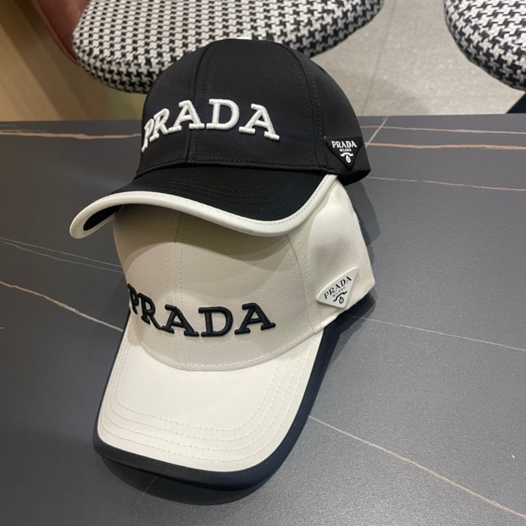 
火爆倒三角四色出货！Prada(普拉达)经典原单棒球帽， 专柜11开模订制，原版牛津布料+头层牛皮，轻