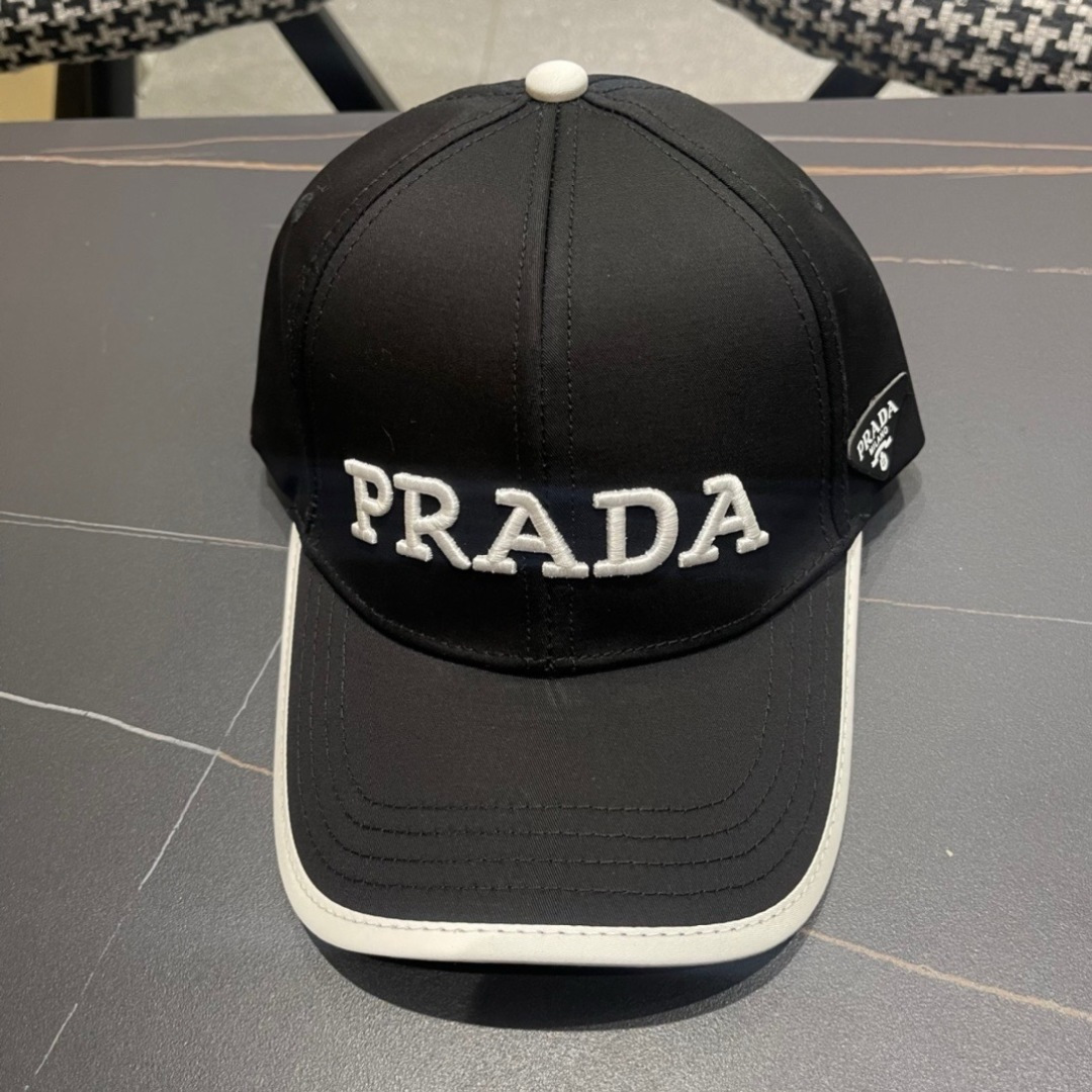 
火爆倒三角四色出货！Prada(普拉达)经典原单棒球帽， 专柜11开模订制，原版牛津布料+头层牛皮，轻