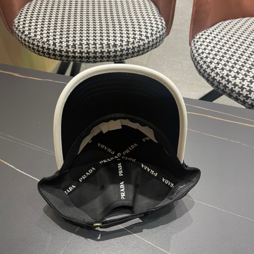 
火爆倒三角四色出货！Prada(普拉达)经典原单棒球帽， 专柜11开模订制，原版牛津布料+头层牛皮，轻
