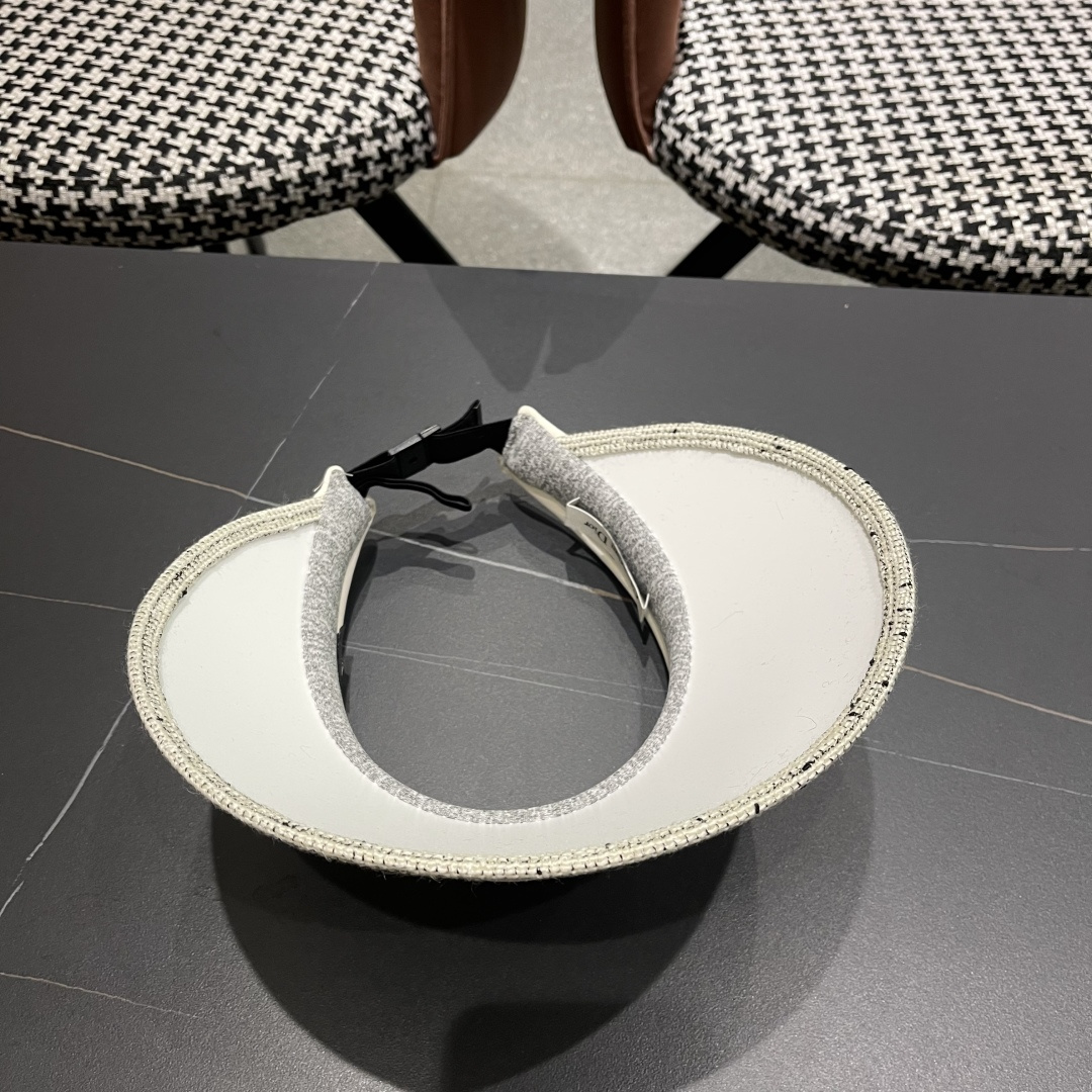  迪奥Dior 新小香风~空顶防晒帽女夏季2025新款防紫外线太
阳帽出游遞脸遮阳帽