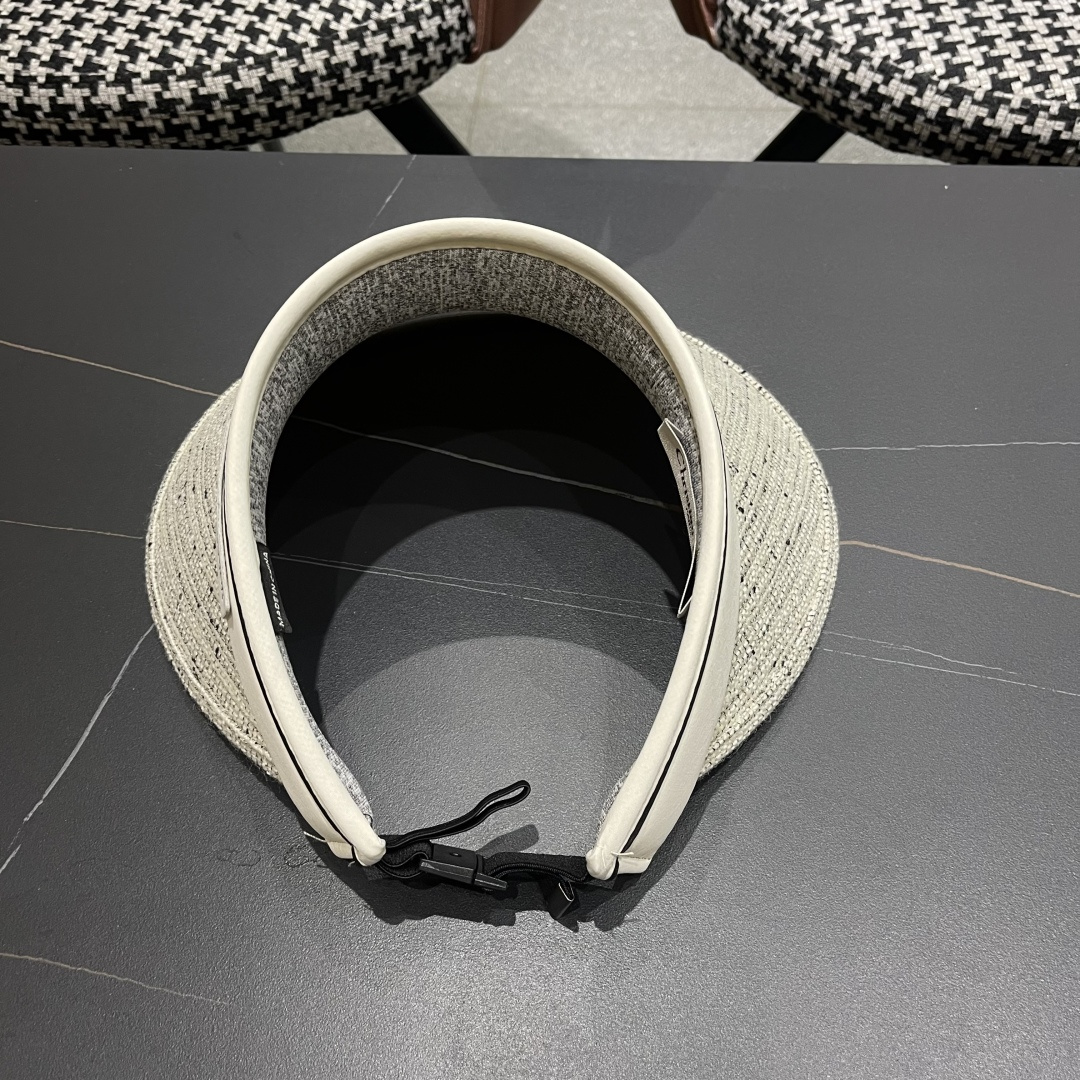  迪奥Dior 新小香风~空顶防晒帽女夏季2025新款防紫外线太
阳帽出游遞脸遮阳帽