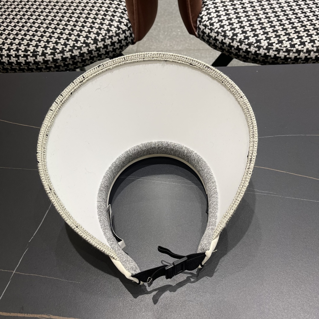  迪奥Dior 新小香风~空顶防晒帽女夏季2025新款防紫外线太
阳帽出游遞脸遮阳帽