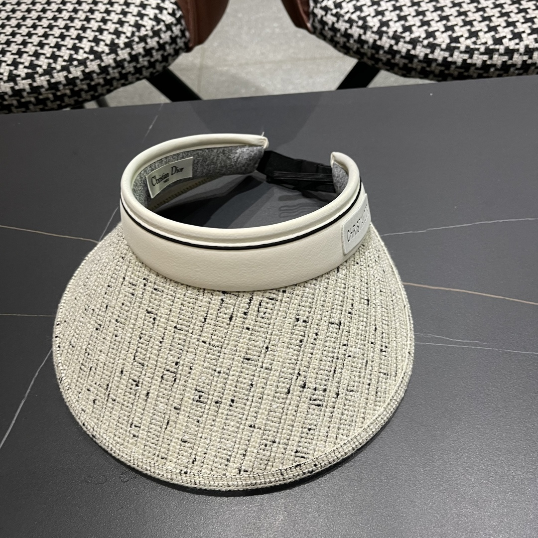  迪奥Dior 新小香风~空顶防晒帽女夏季2025新款防紫外线太
阳帽出游遞脸遮阳帽