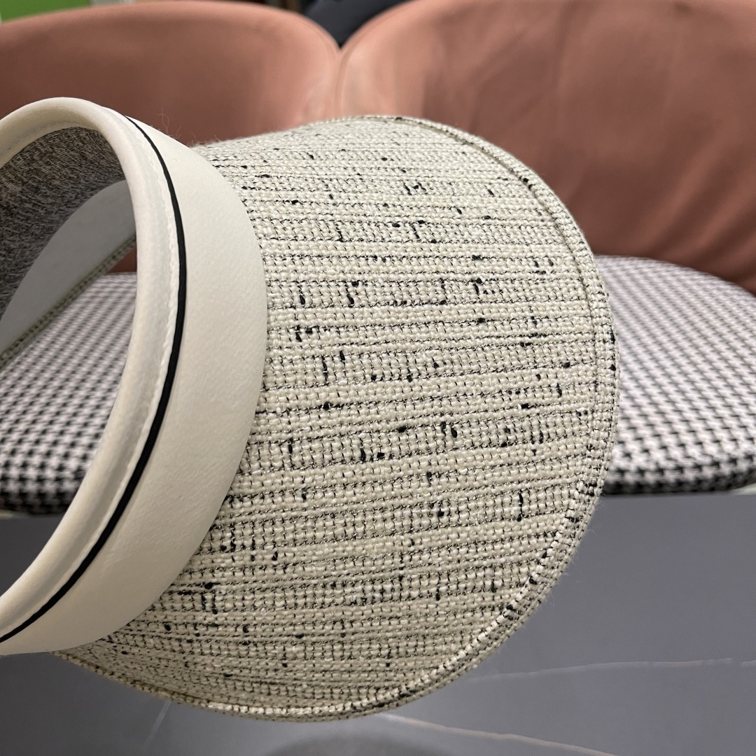  迪奥Dior 新小香风~空顶防晒帽女夏季2025新款防紫外线太
阳帽出游遞脸遮阳帽