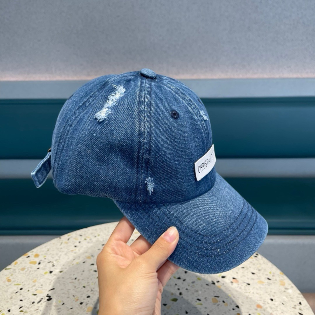    🧢Dior迪奥🧢，春夏季新款棒球帽 潮流，高端做工！很好搭配！