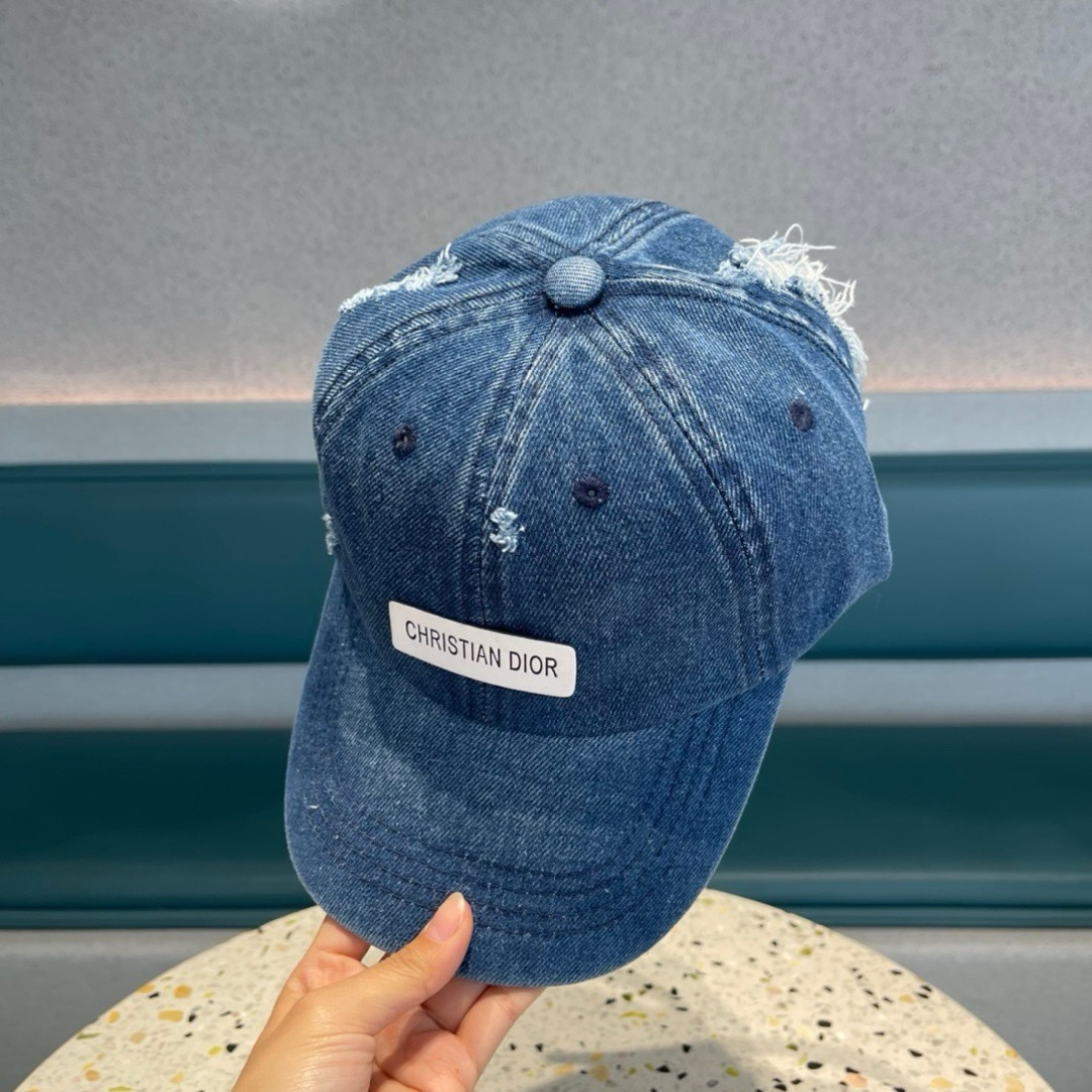    🧢Dior迪奥🧢，春夏季新款棒球帽 潮流，高端做工！很好搭配！