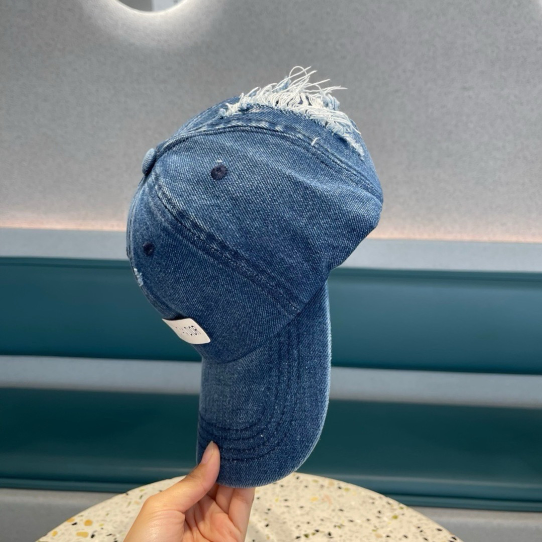    🧢Dior迪奥🧢，春夏季新款棒球帽 潮流，高端做工！很好搭配！