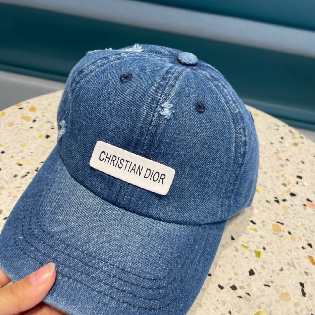    🧢Dior迪奥🧢，春夏季新款棒球帽 潮流，高端做工！很好搭配！