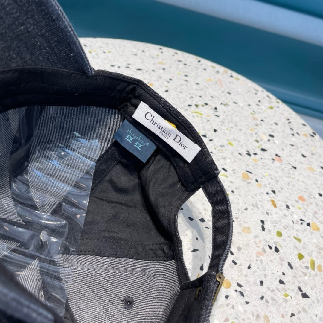    🧢Dior迪奥🧢，春夏季新款棒球帽 潮流，高端做工！很好搭配！