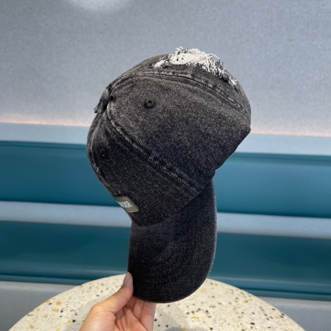    🧢Dior迪奥🧢，春夏季新款棒球帽 潮流，高端做工！很好搭配！