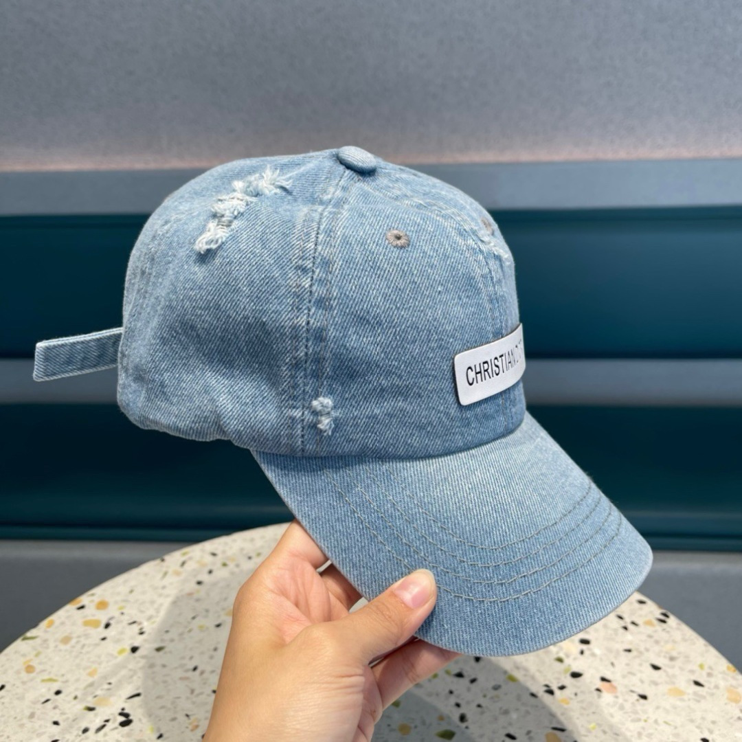    🧢Dior迪奥🧢，春夏季新款棒球帽 潮流，高端做工！很好搭配！