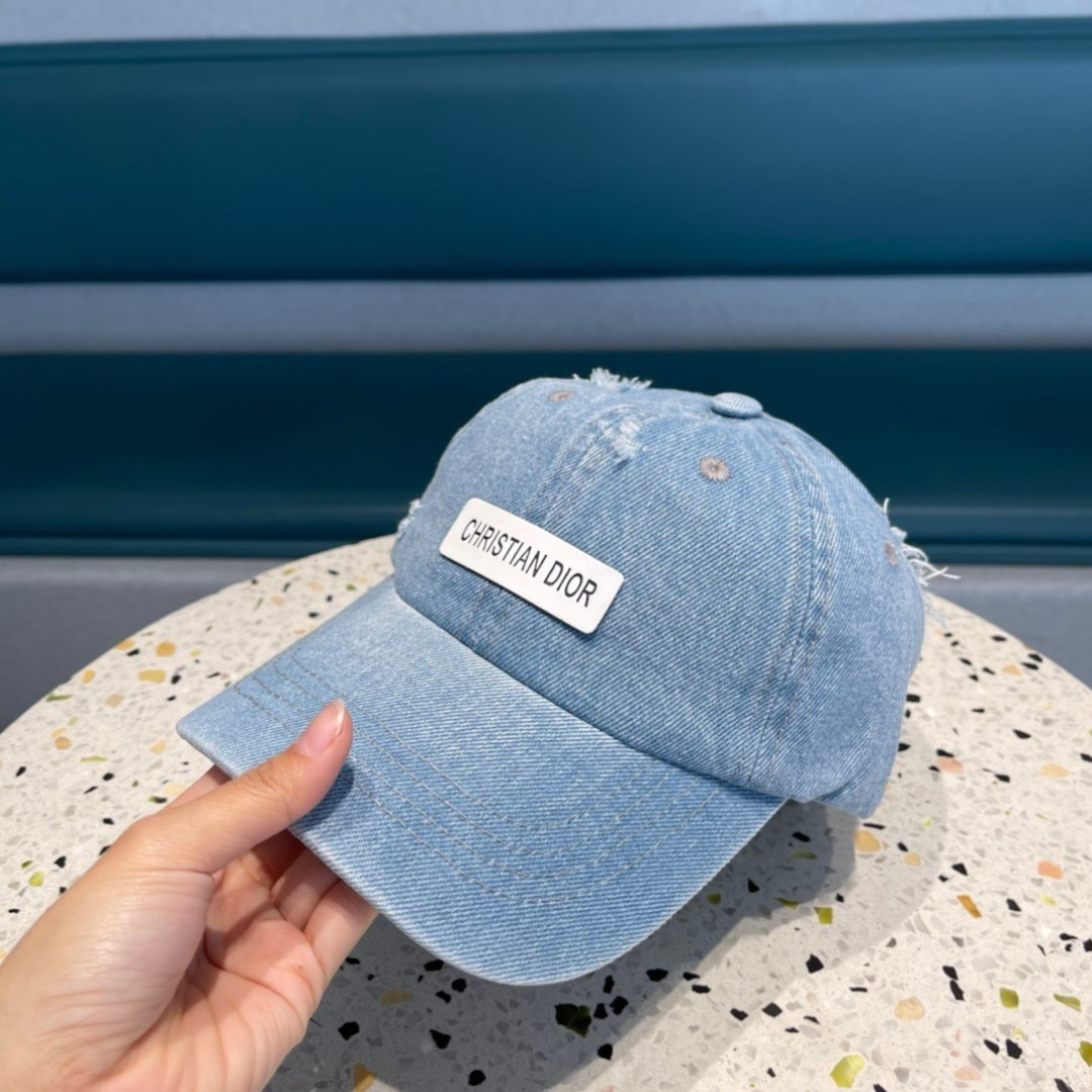    🧢Dior迪奥🧢，春夏季新款棒球帽 潮流，高端做工！很好搭配！