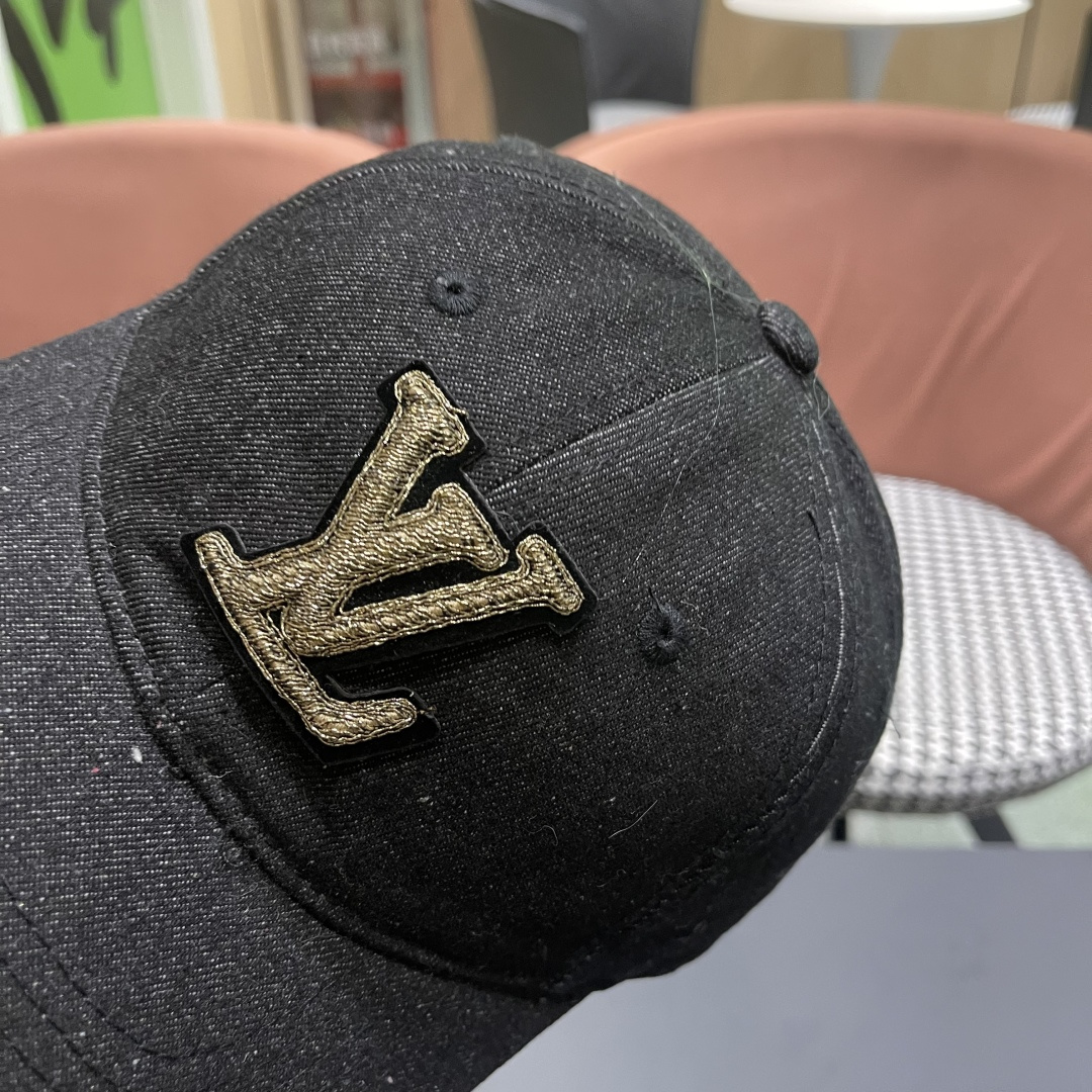  路易威登棒球帽 LouisVuitton😍新款LV棒球帽，高端大气，百搭款🤗男女通用！