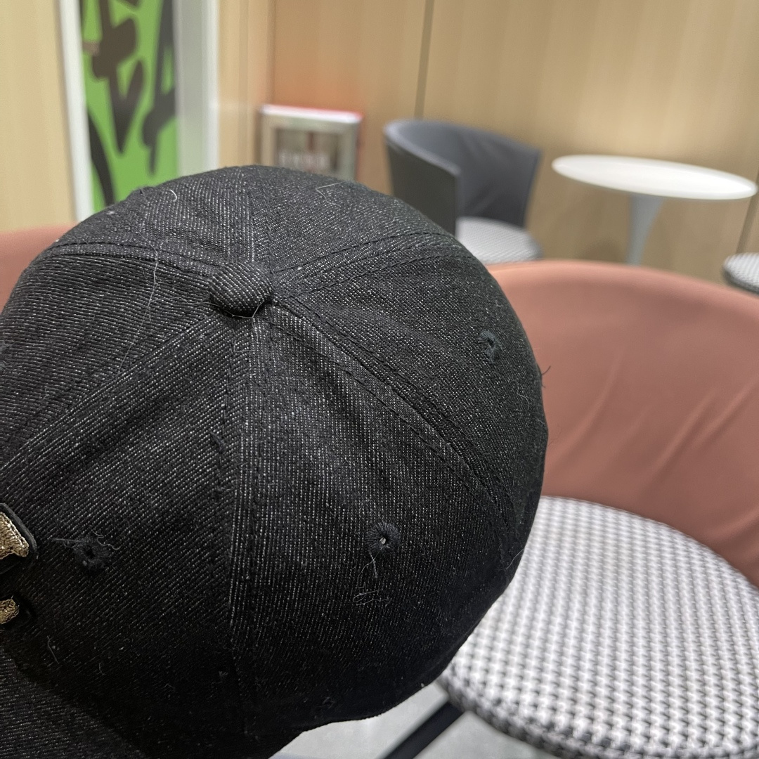  路易威登棒球帽 LouisVuitton😍新款LV棒球帽，高端大气，百搭款🤗男女通用！