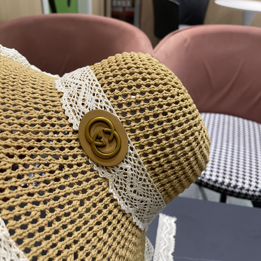  Gucci古奇新款2025新款田园风蕾丝绑系镂空遮阳草帽女夏海
边沙滩度假宽檐太阳帽