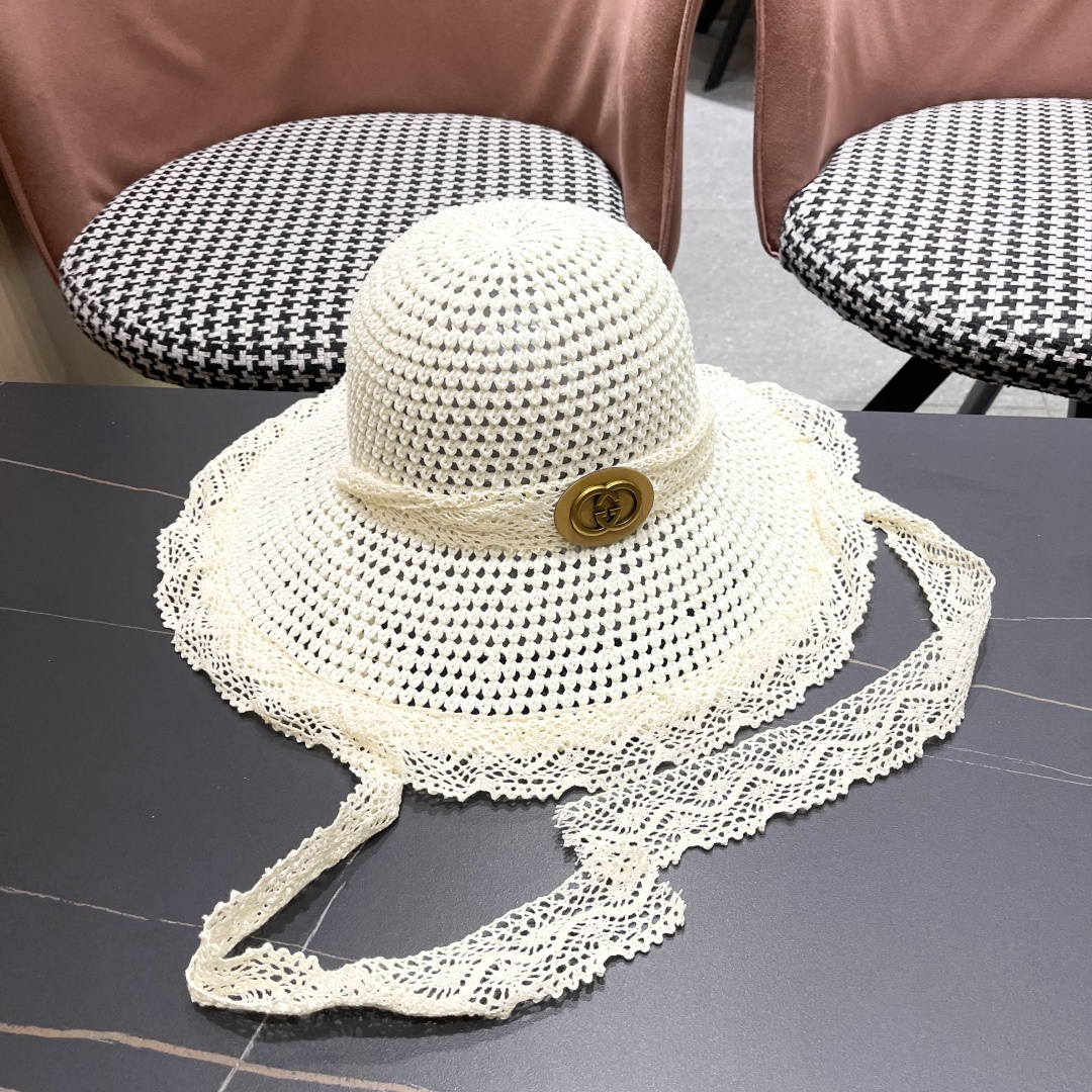 Gucci古奇新款2025新款田园风蕾丝绑系镂空遮阳草帽女夏海
边沙滩度假宽檐太阳帽