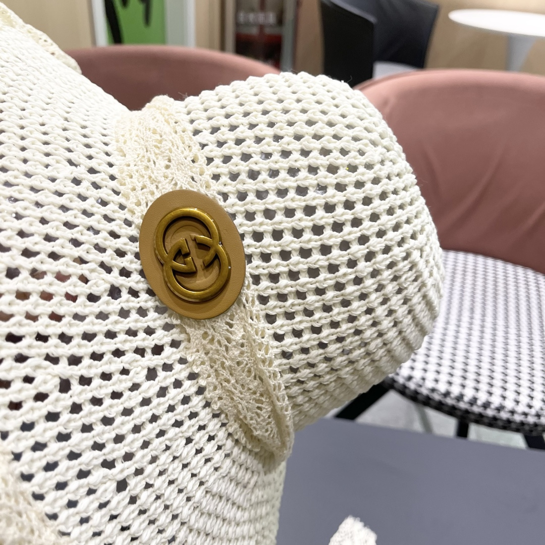  Gucci古奇新款2025新款田园风蕾丝绑系镂空遮阳草帽女夏海
边沙滩度假宽檐太阳帽